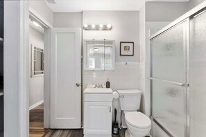 Douche, sèche-cheveux