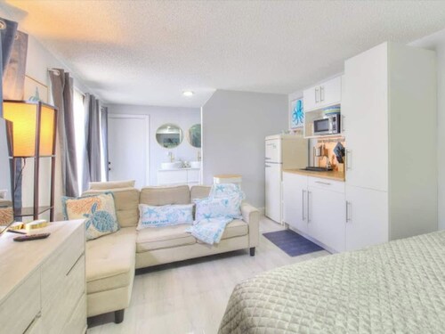 Sea Turtle-Guest Suite