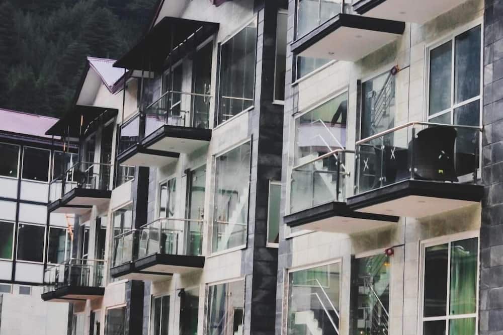 Kunhar Resort
