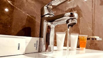 Chambre Double Deluxe | Salle de bain