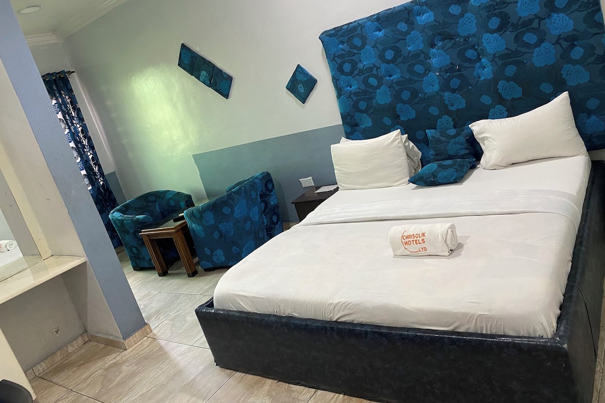 Executive Suite | 1 bedroom, desk, laptop workspace, free WiFi