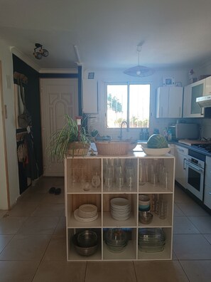 Mikrowelle, Ofen, Herdplatte, Geschirrspüler