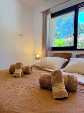 4 Schlafzimmer, Schreibtisch, Bügeleisen/Bügelbrett, Reisekinderbett