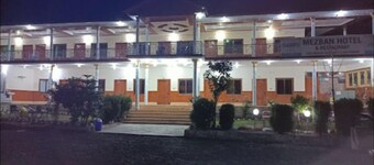 Mezban Hotel And Restaurant