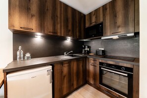 Frigorifero, microonde, forno, lavastoviglie