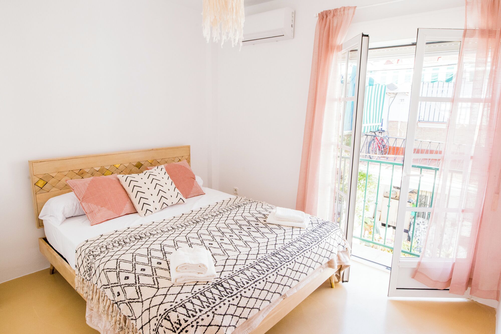 4 多间卧室、羽绒被、特色装修、特色家居