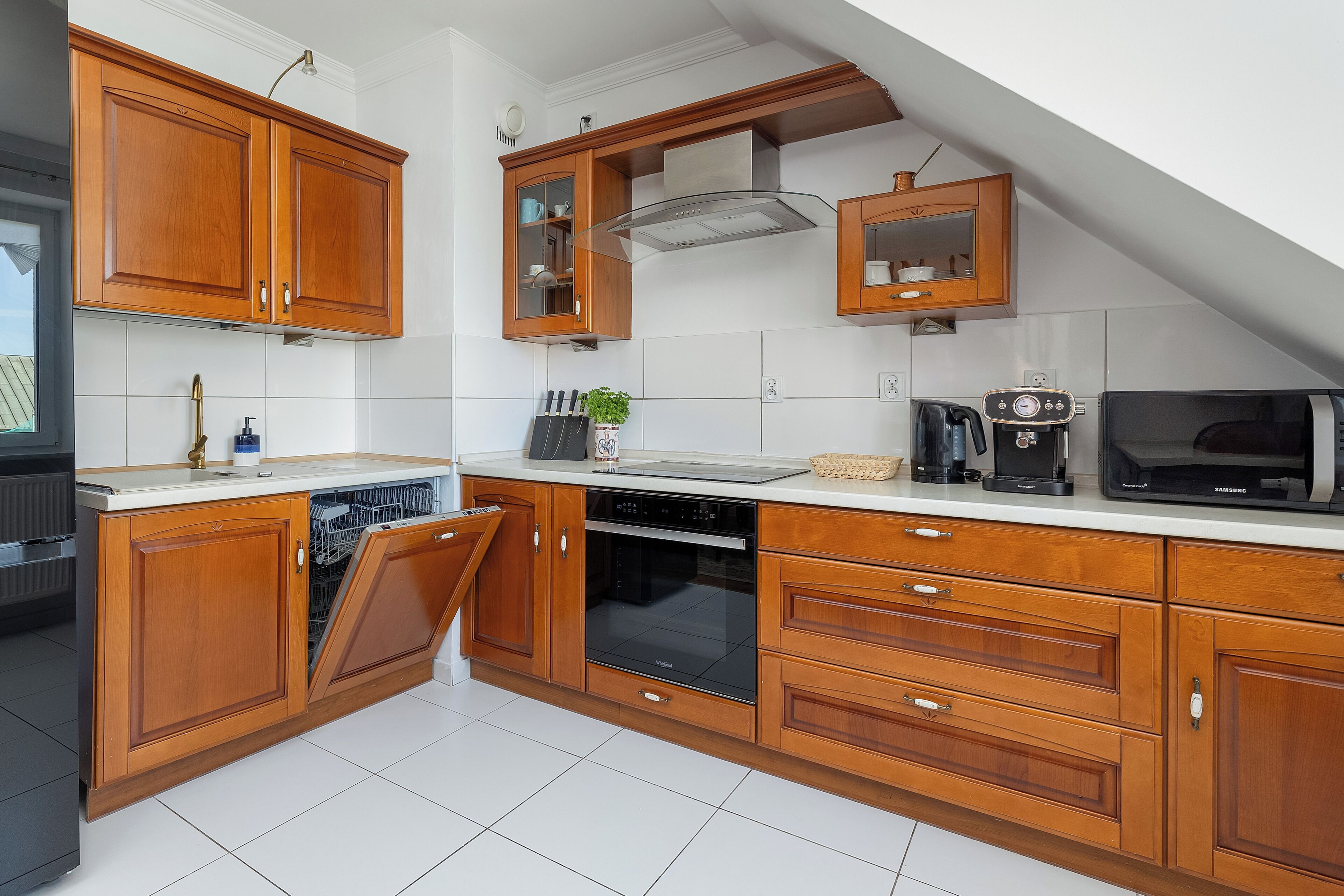 Apartment, 2 Bedrooms, Balcony | Private kitchen | Fridge, microwave, oven, stovetop