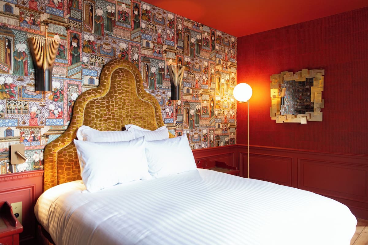 The Confidential | 1 bedroom, in-room safe, blackout drapes, soundproofing