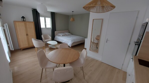 1 bedroom, WiFi, bed sheets