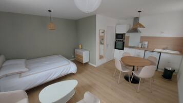 1 bedroom, WiFi, bed sheets