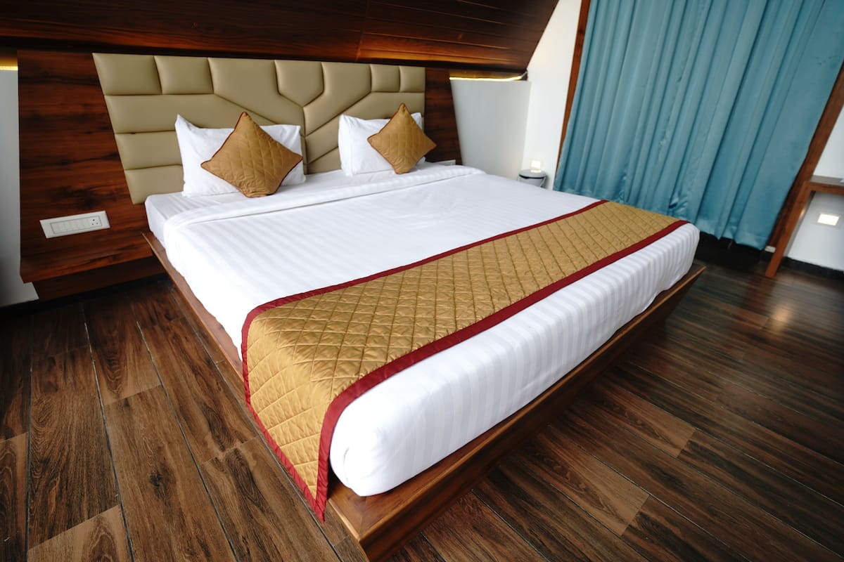 Honeymoon Studio Suite