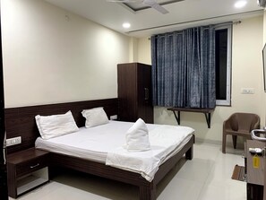 华丽客房 | 办公桌、免费 WiFi