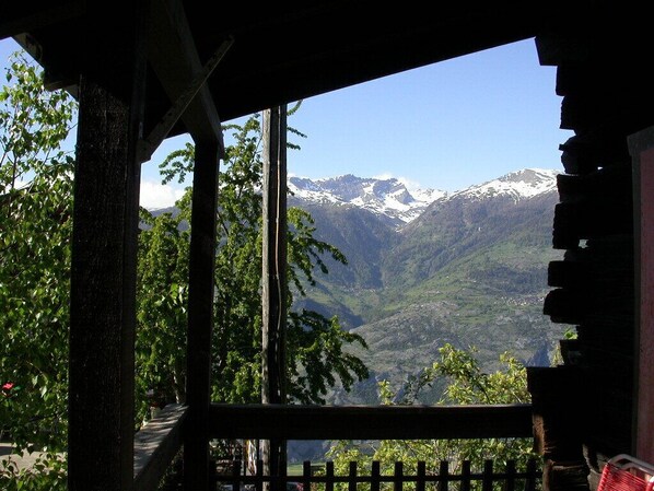 Property grounds - Freistehendes, Gemütliches Chalet in Oberems (Oberems)