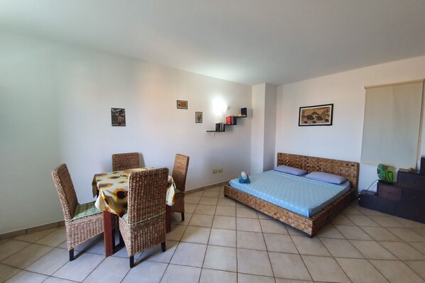 1 habitación y ropa de cama 