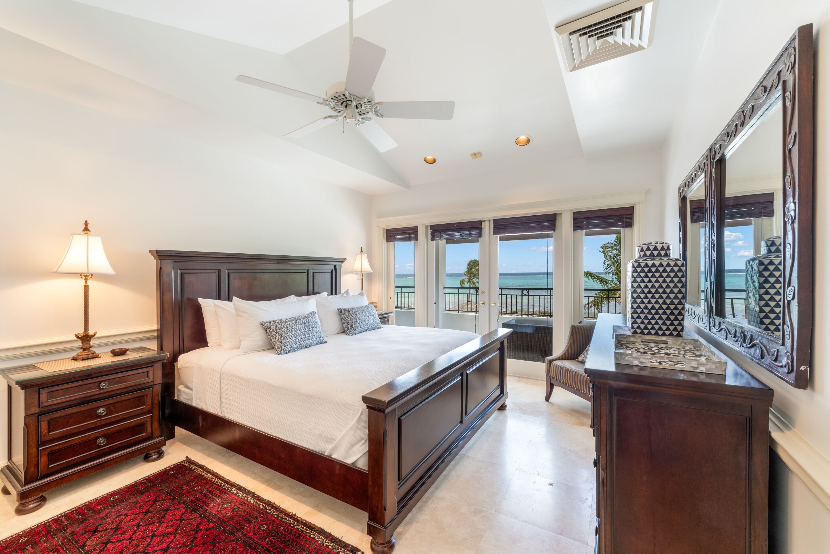 5 bedrooms, desk, iron/ironing board, travel crib