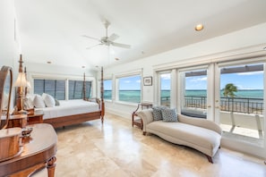 5 chambres, bureau, fer et planche à repasser, lit parapluie