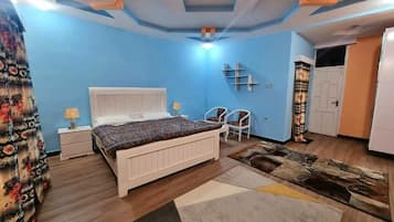 Chambre Double Deluxe | Chambres insonorisées, fer et planche à repasser, Wi-Fi gratuit