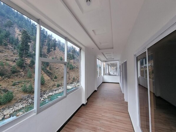 Deluxe Double Room | Balcony - Salsa Resort (Balakot)