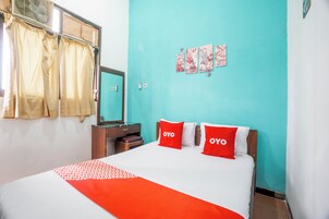 Deluxe Double Room | Free WiFi, bed sheets