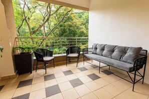 Family Studio Suite, Balcony, Garden View | Balcony - Lion Villas (Nairobi)