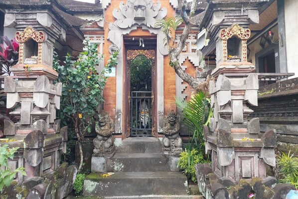 Exterior - Super OYO Capital O Pondok Ayu Homestay (Ubud)