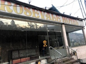 Exterior - Rosevale Hotel Balakot (Balakot)