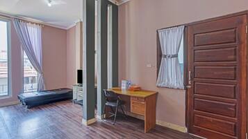 Suite Familiale | 1 chambre, bureau, Wi-Fi gratuit, draps fournis