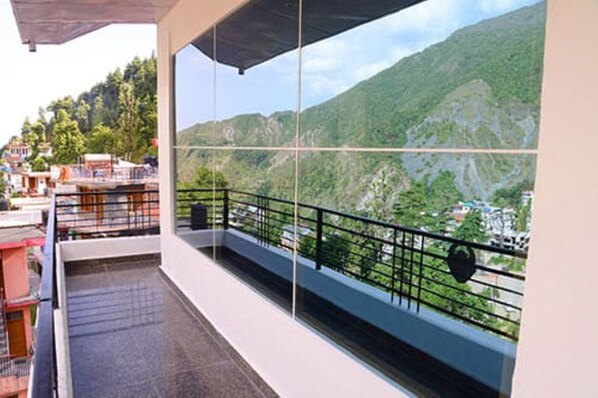 View from room - Goroomgo Shivani International Dharamshala (Dharamshala)