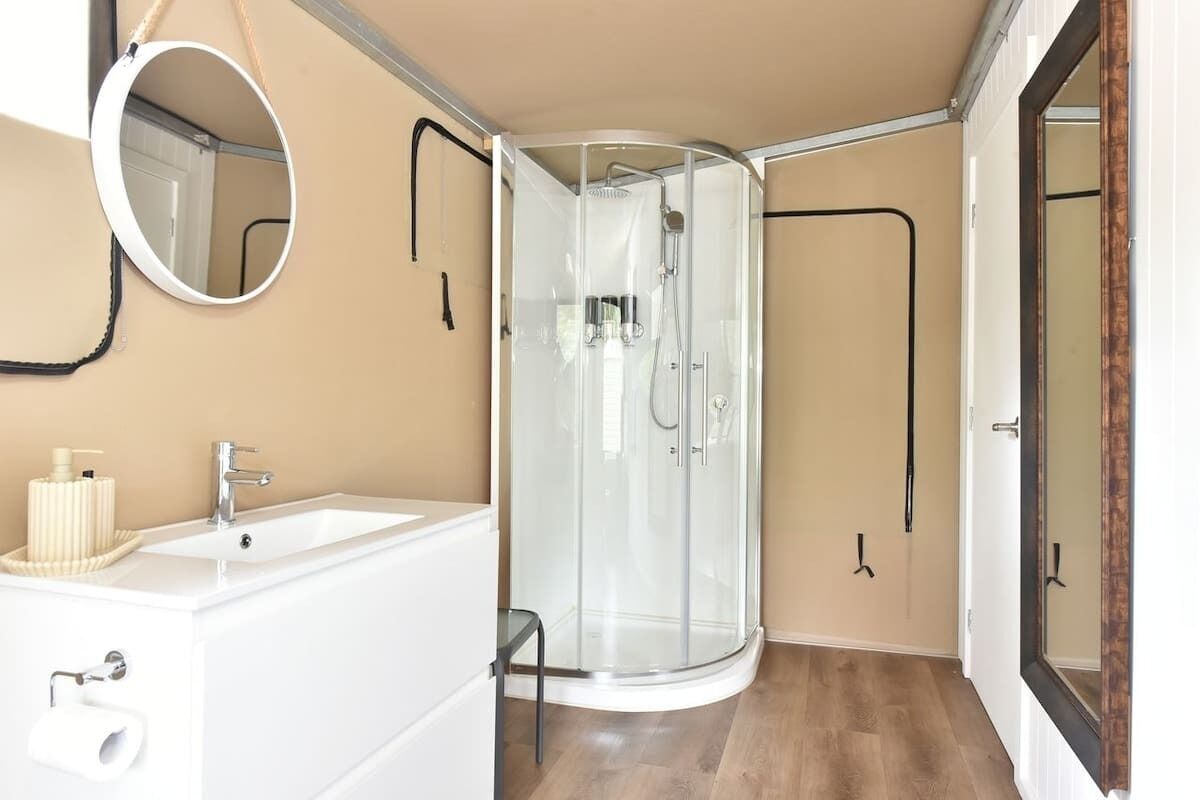 Shower, hair dryer, shampoo