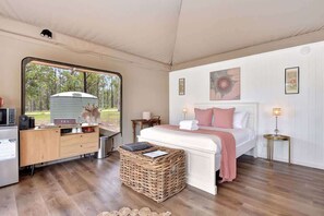 1 bedroom, free WiFi, bed sheets - Semillon - Pokolbin Glamping uniquely showcases area's beauty for 2 (Pokolbin)
