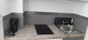 Microones i placa de cuina