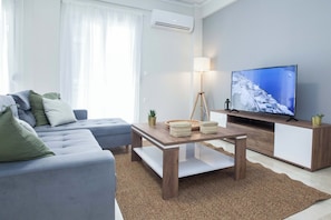 TV - Panormou Modern Elegant 3 Bd Balcony Apt (Athens)