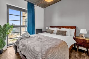 1 soverom, skrivebord, strykejern/-brett og wi-fi (inkludert)