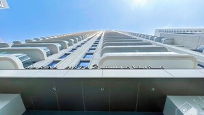 Front of property - Luxurious 2BR Apartment With Stunning Marina Views (Dubai)