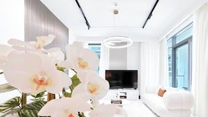 Living room - Luxurious 2BR Apartment With Stunning Marina Views (Dubai)