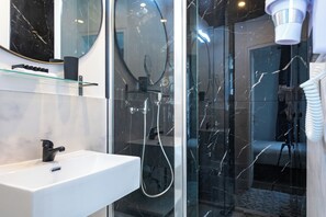 Bathroom - Opéra - Sainte-Anne (Paris)