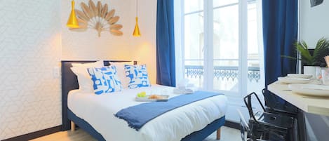 Apartment | In-room safe, soundproofing, iron/ironing board, free WiFi