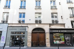 Exterior - Opéra - Sainte-Anne (Paris)