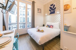 開放式客房 | 房內夾萬、熨斗/熨衫板、免費 Wi-Fi