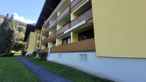 Unclassified image, 2 of 23, button - TUDOR STUDIO (Kaprun)