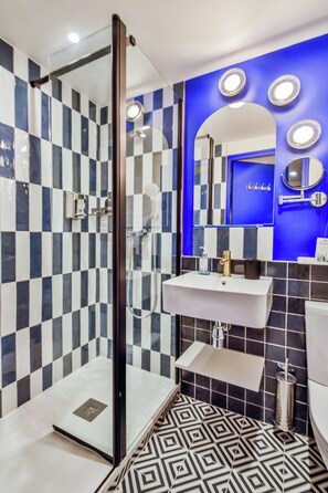 Studio | Bathroom - WS Louvre - Saint-Florentin (Paris)
