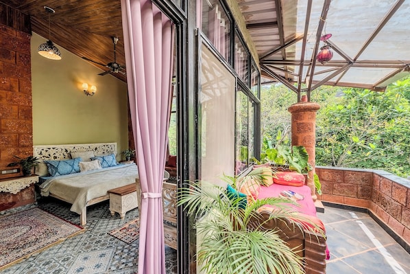 Classic Single Room, Balcony, Garden View
