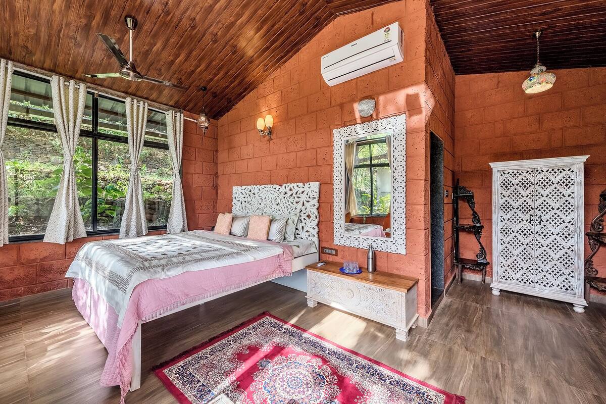 Superior Single Room, Balcony, Garden View | Laptop workspace, free WiFi
