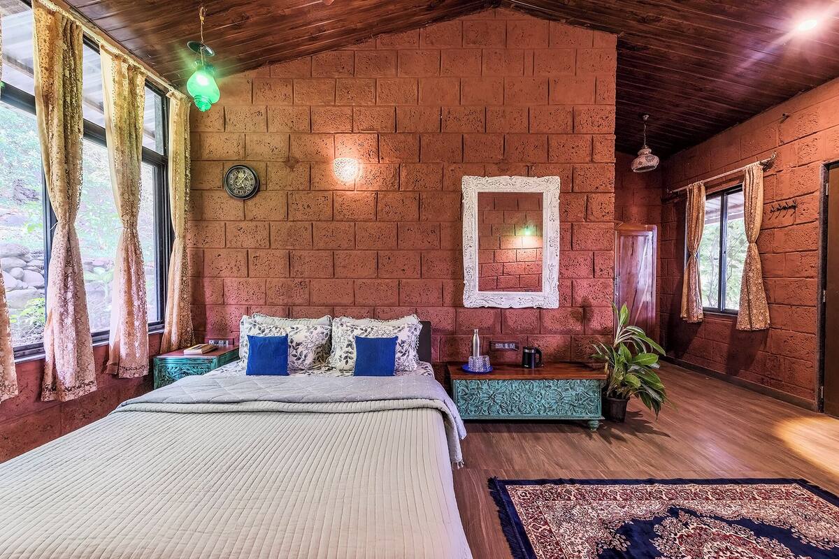 Standard Single Room, Balcony, Garden View | Laptop workspace, free WiFi