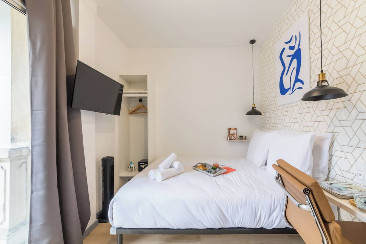 Studio | In-room safe, iron/ironing board, free WiFi