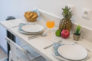 Studio | Living area