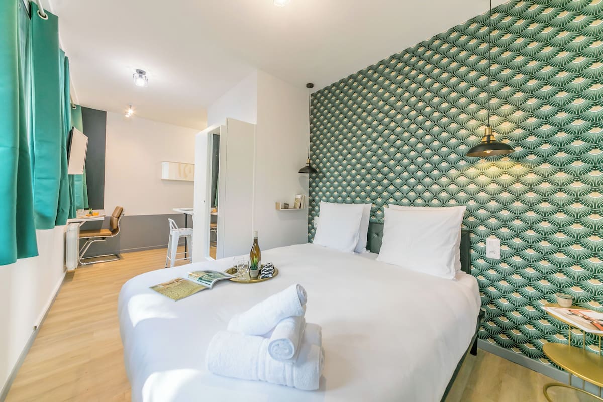 Studio | In-room safe, iron/ironing board, free WiFi