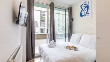 In-room safe, iron/ironing board, free WiFi