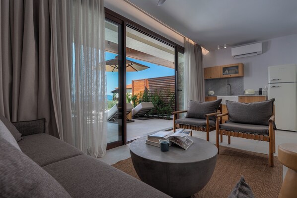 Elegant Suite Sea View | Living area - Anima Residence (Aristotelis)