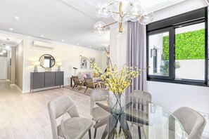 Deluxe Apartment | Dining room - Solaga - Cinteria (Málaga)